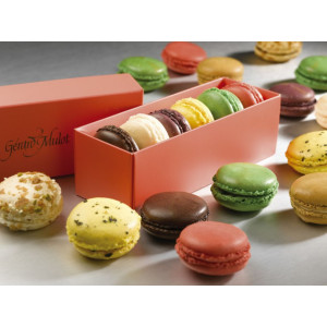 Macarons в коробке 
